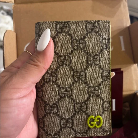 NEW Gucci Beige and dark brown with Acid Green Accent Wallet- GG long card case - Picture 6 of 9